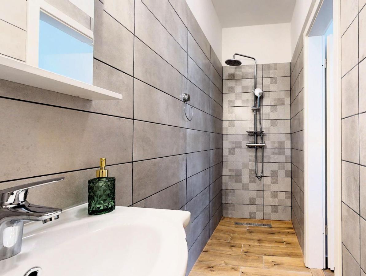 Appartement Sobe 1-2-3 Split